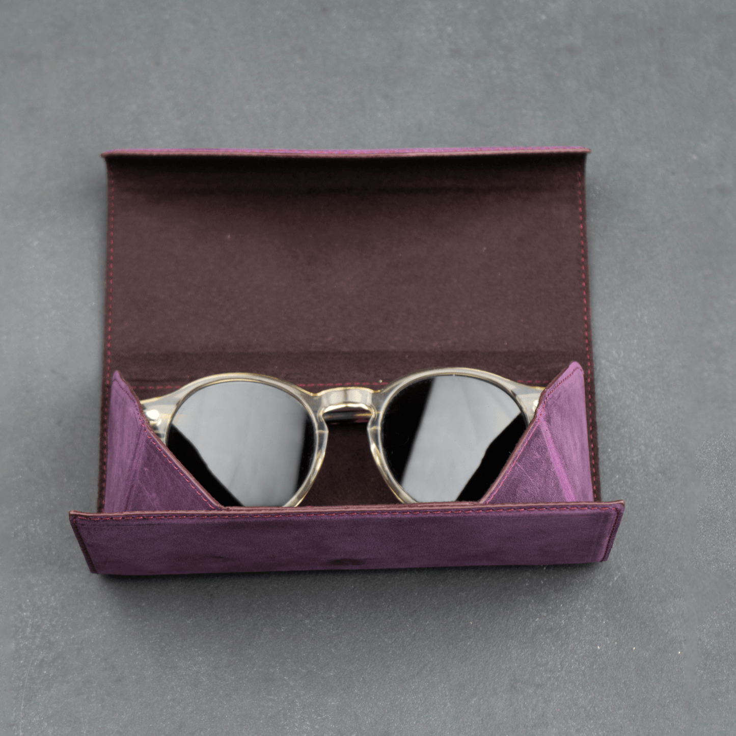 Luxury Leather Sunglasses Case - Purple / Safe Shutdown / Elegant Design / Compact and Portable