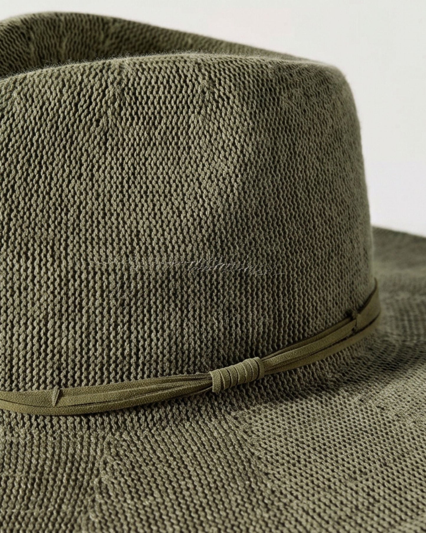 Beacon Mesh Panama in Olive