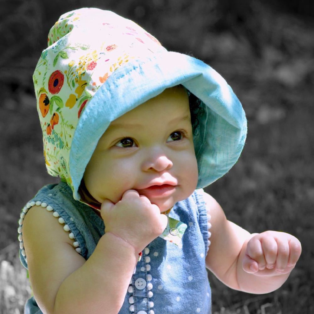 Bonnet in Scarlett