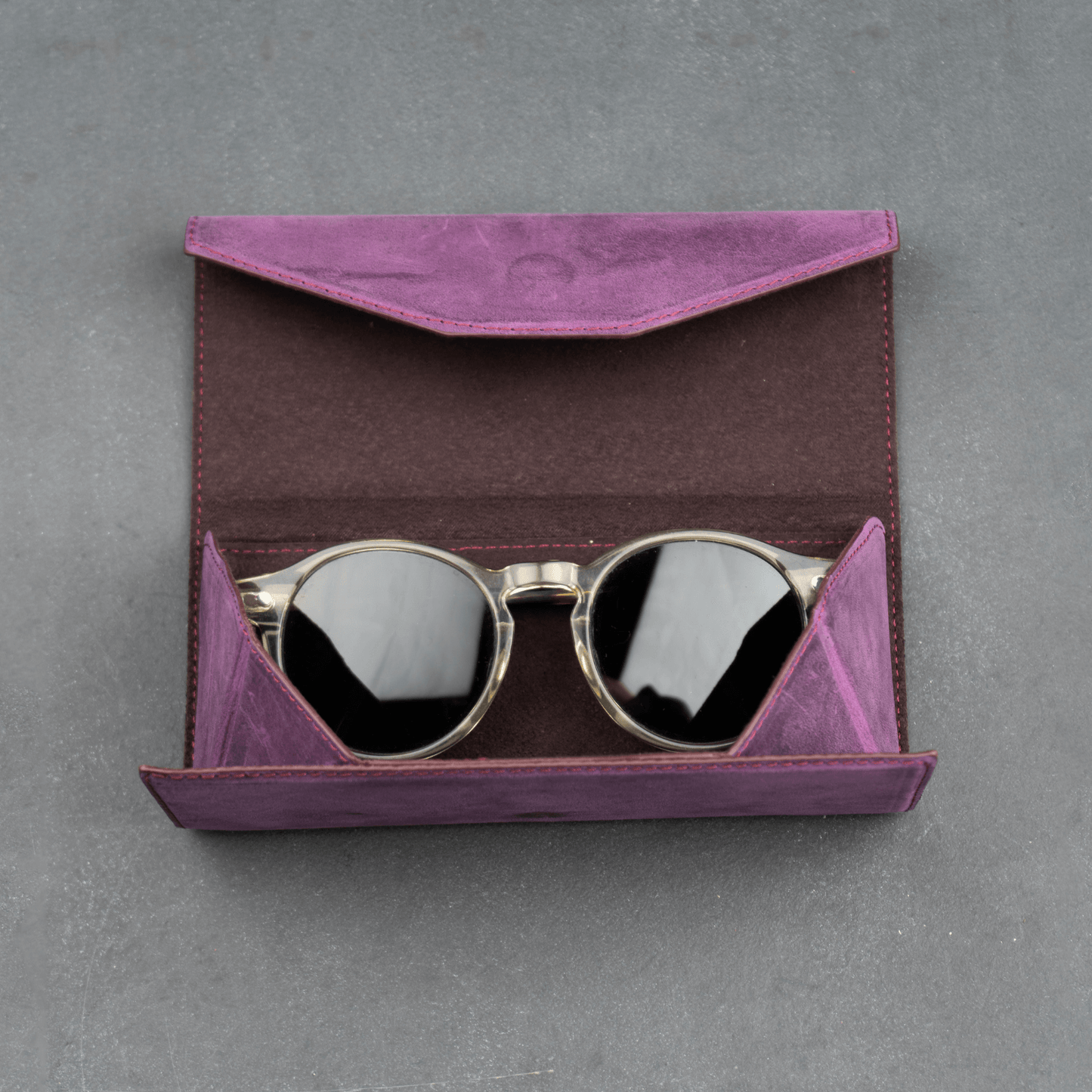 Luxury Leather Sunglasses Case - Purple / Safe Shutdown / Elegant Design / Compact and Portable