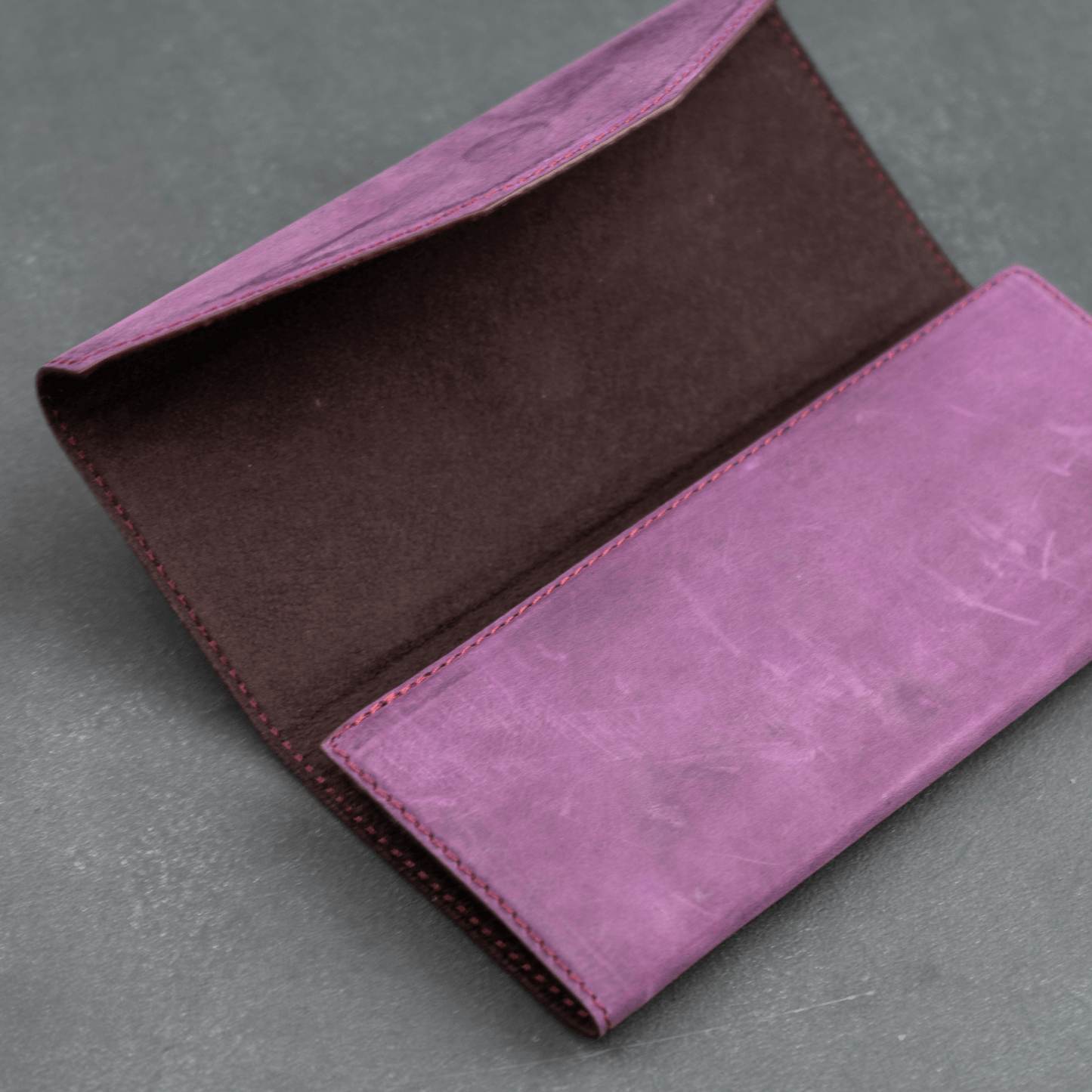 Luxury Leather Sunglasses Case - Purple / Safe Shutdown / Elegant Design / Compact and Portable