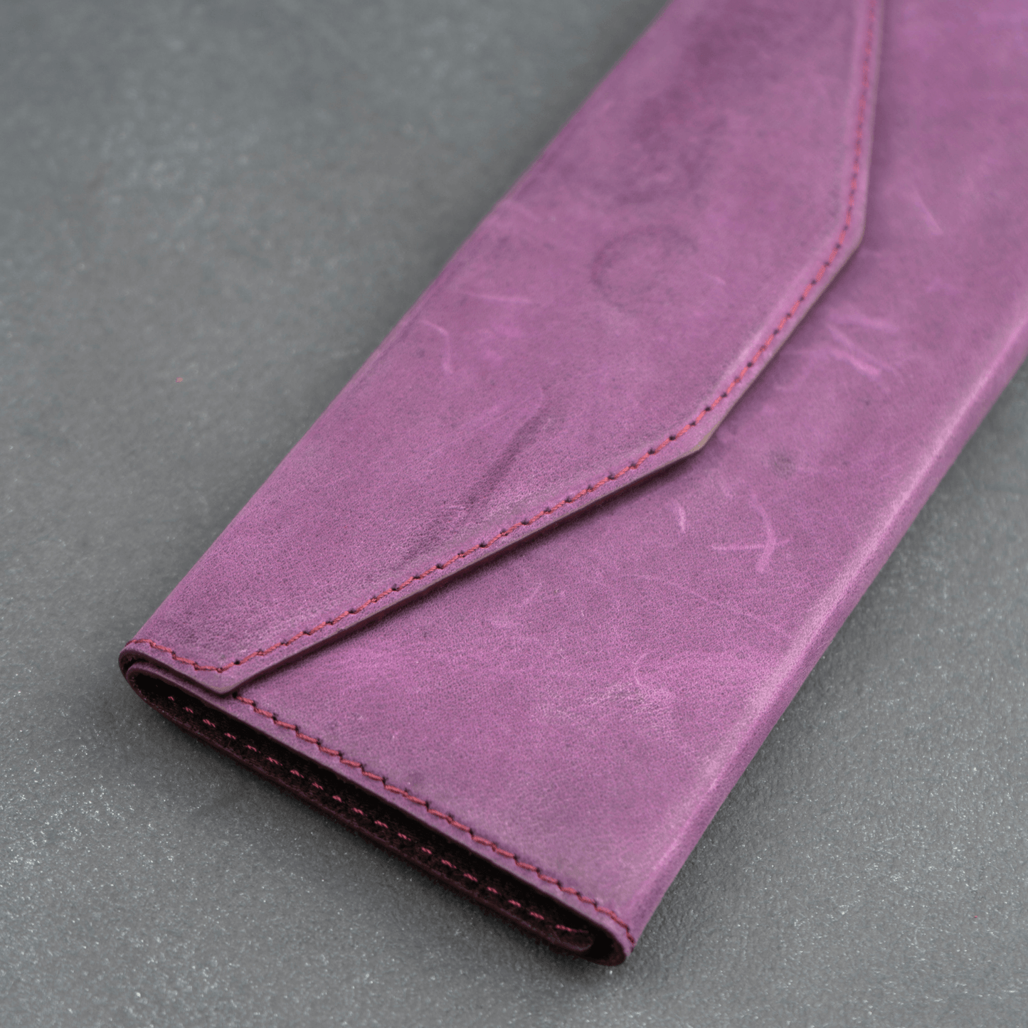 Luxury Leather Sunglasses Case - Purple / Safe Shutdown / Elegant Design / Compact and Portable
