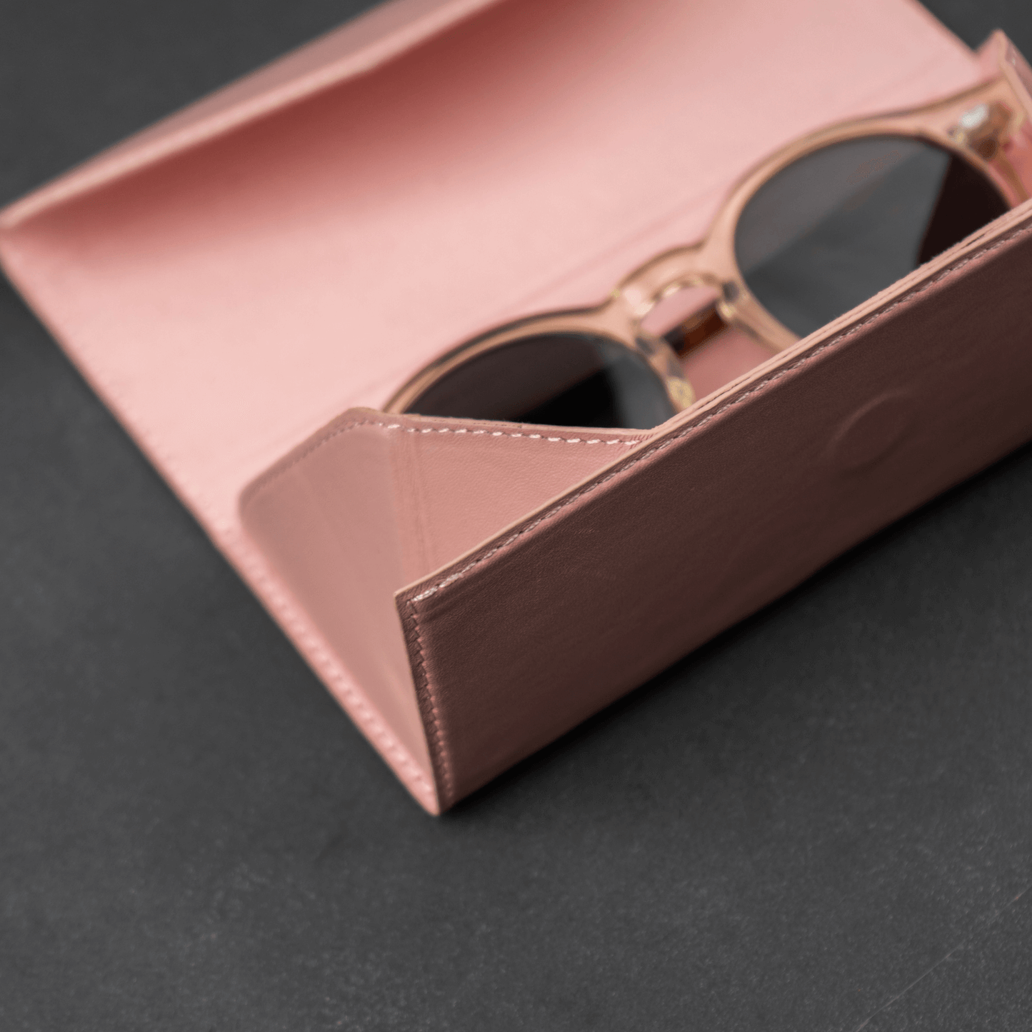 Luxury Leather Sunglasses Case - Pink / Safe Shutdown / Elegant Design / Compact and Portable