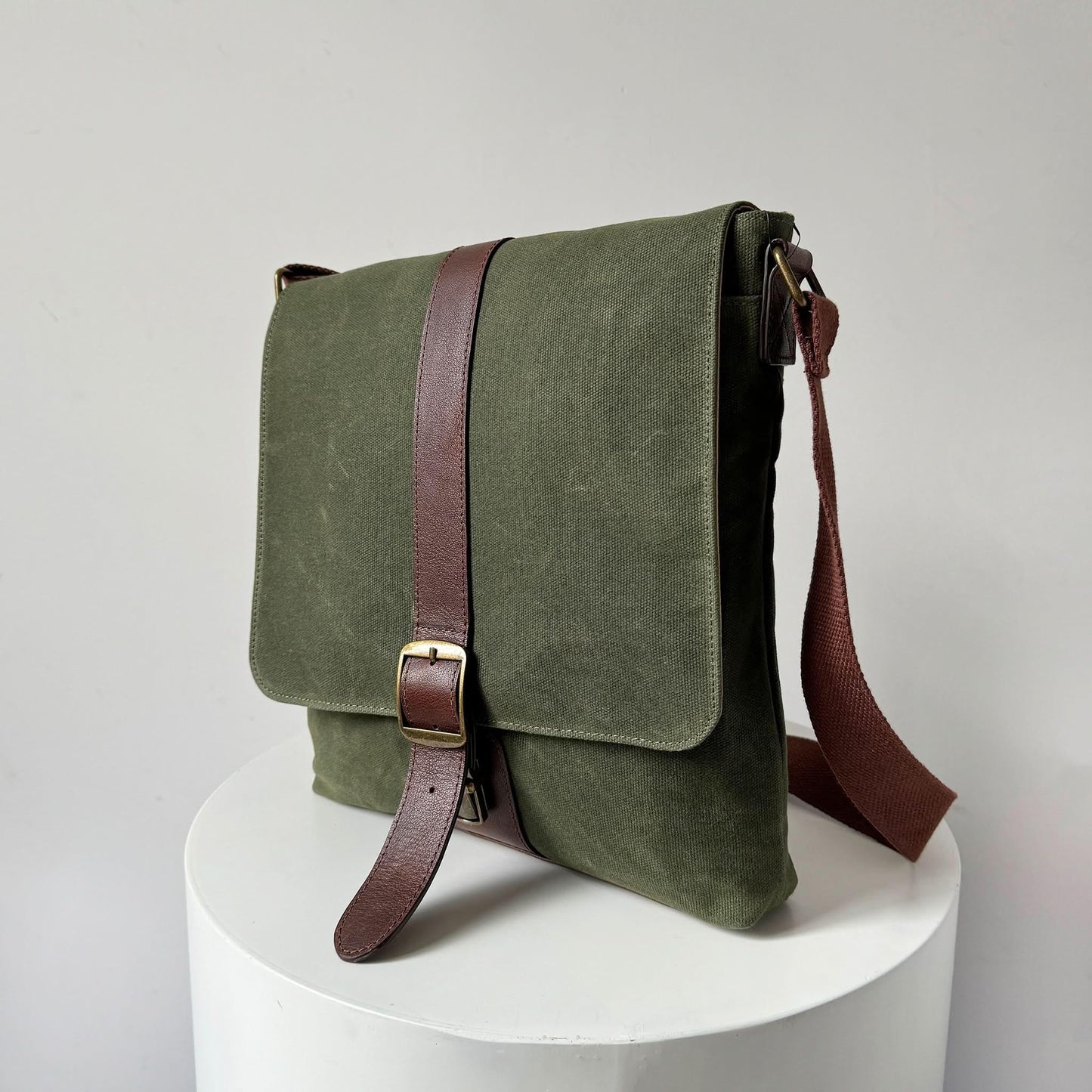 Maxwell Waxed Canvas Messenger Bag -Compact