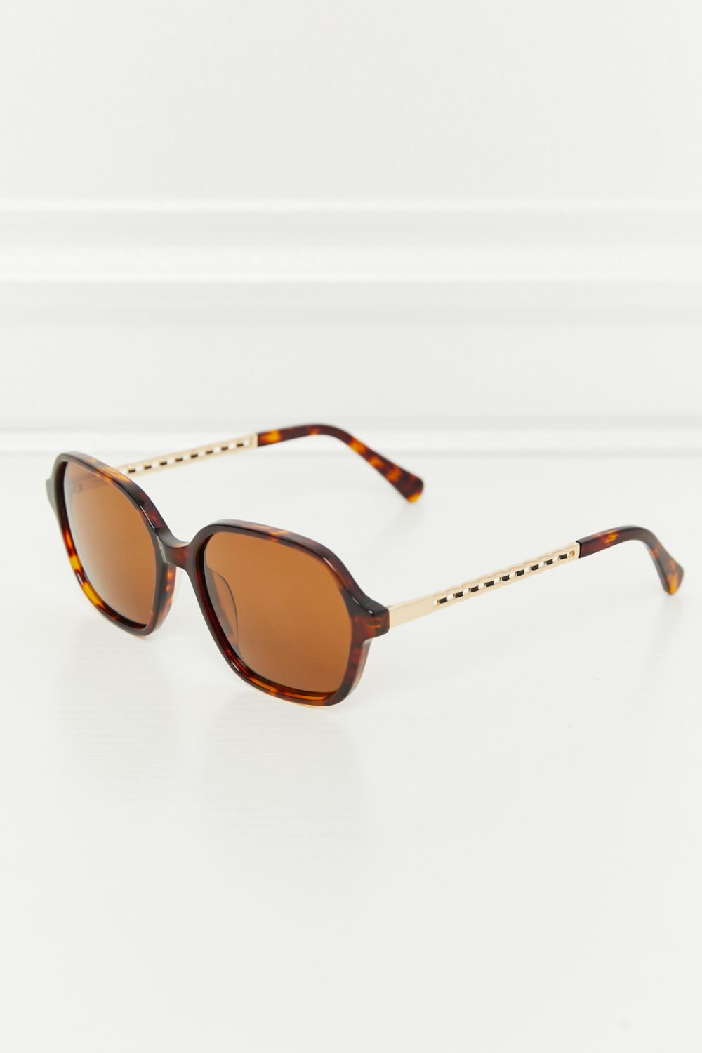 TAC Polarization Lens Full Rim Sunglasses / UV400 protection /  trendy square shape / durable acetate