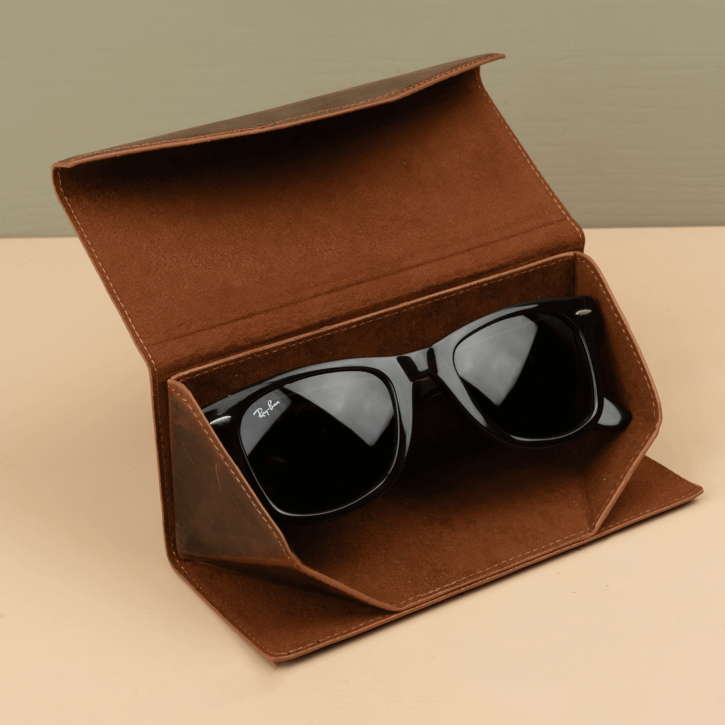 Luxury Leather Sunglasses Case - Dark Brown / Safe Shutdown / Elegant Design / Compact and Portable