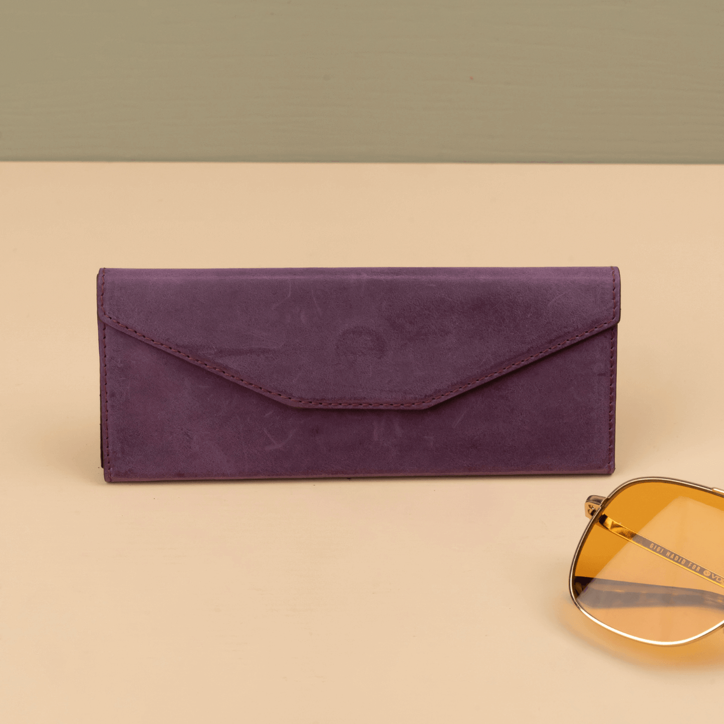 Luxury Leather Sunglasses Case - Purple / Safe Shutdown / Elegant Design / Compact and Portable