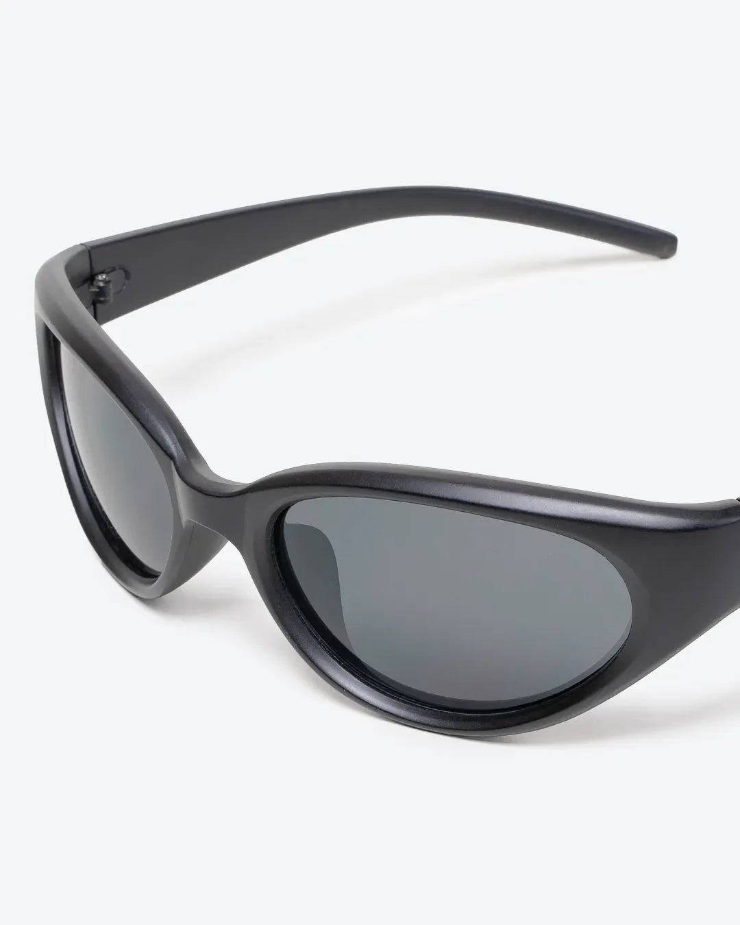 ALLURE - Black Lenses, White Frame