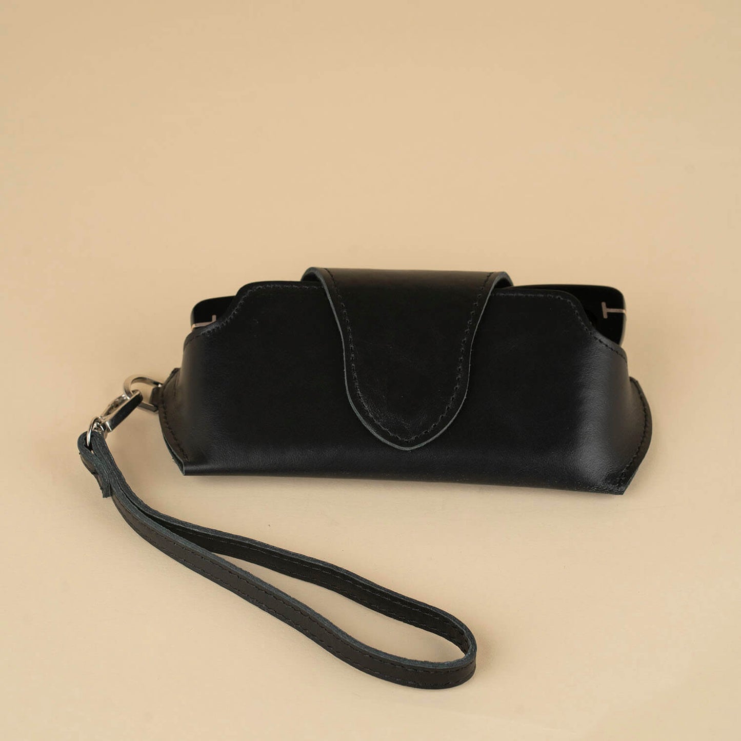 Leather Sunglass Case with Wrist Strap - Black /  Soft interior / Removable Wrist Strap / Vintage-Inspired