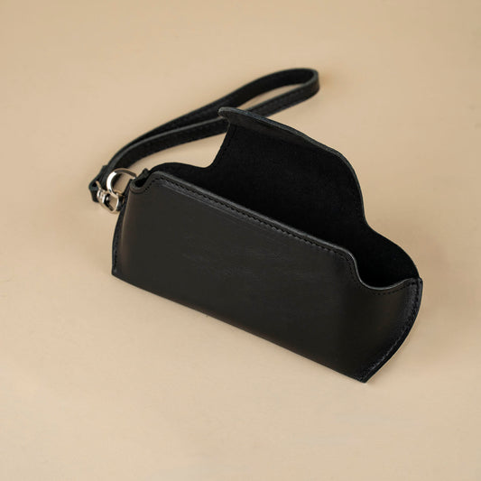 Leather Sunglass Case with Wrist Strap - Black /  Soft interior / Removable Wrist Strap / Vintage-Inspired