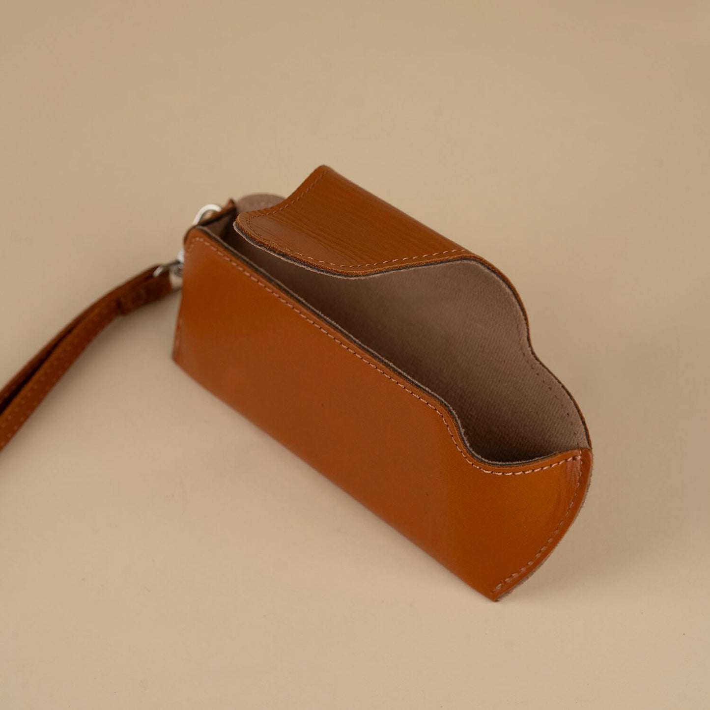 Leather Sunglass Case with Wrist Strap - Medium Brown /  Soft interior / Removable Wrist Strap / Vintage-Inspired