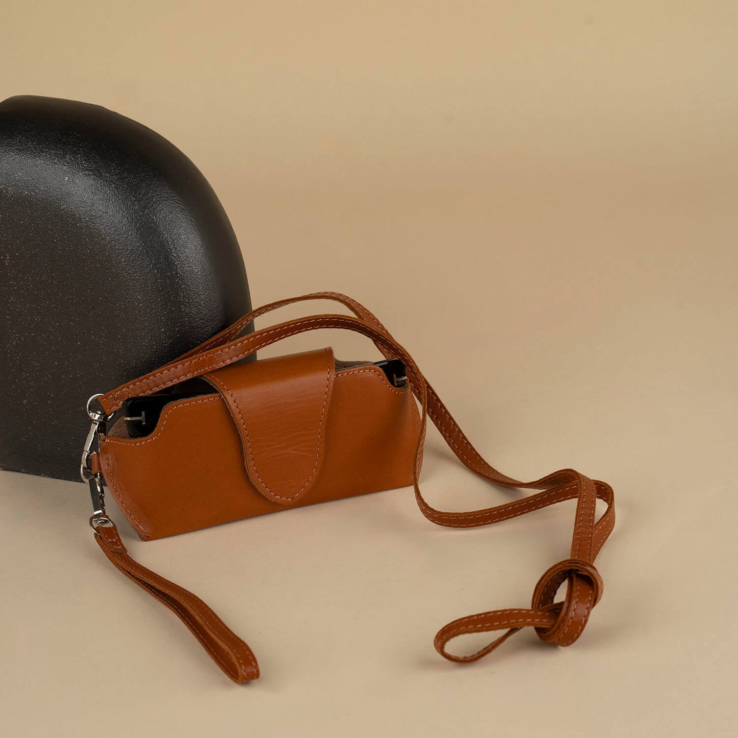 Leather Sunglass Case with Wrist Strap - Medium Brown /  Soft interior / Removable Wrist Strap / Vintage-Inspired