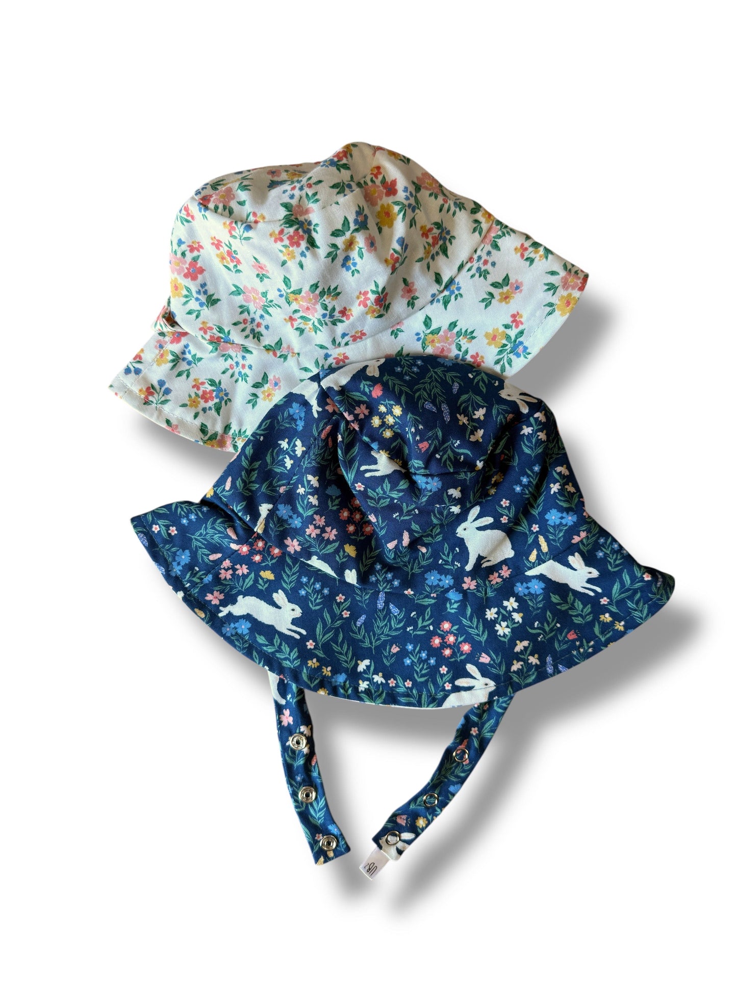 Bucket hat in Organic Bunnies