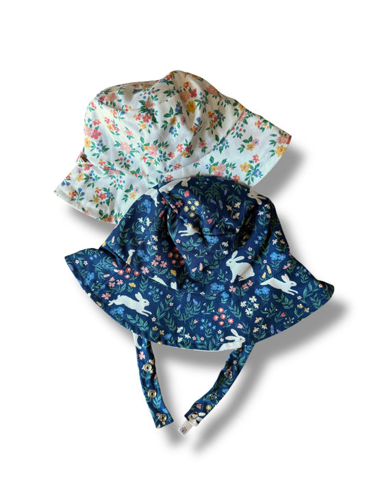Bucket hat in Organic Bunnies