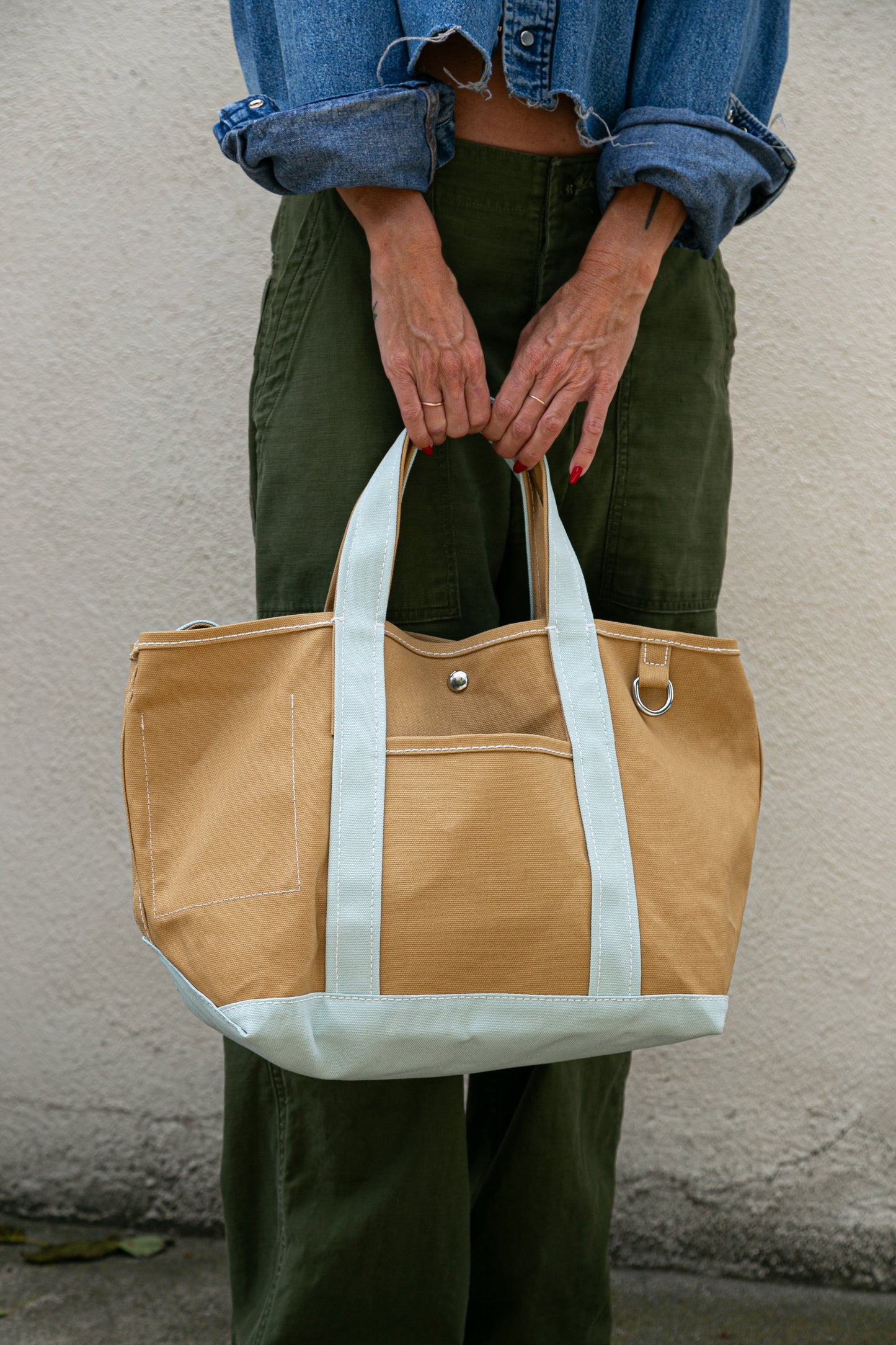 Oliver Canvas Utility Tote in Blue Tan