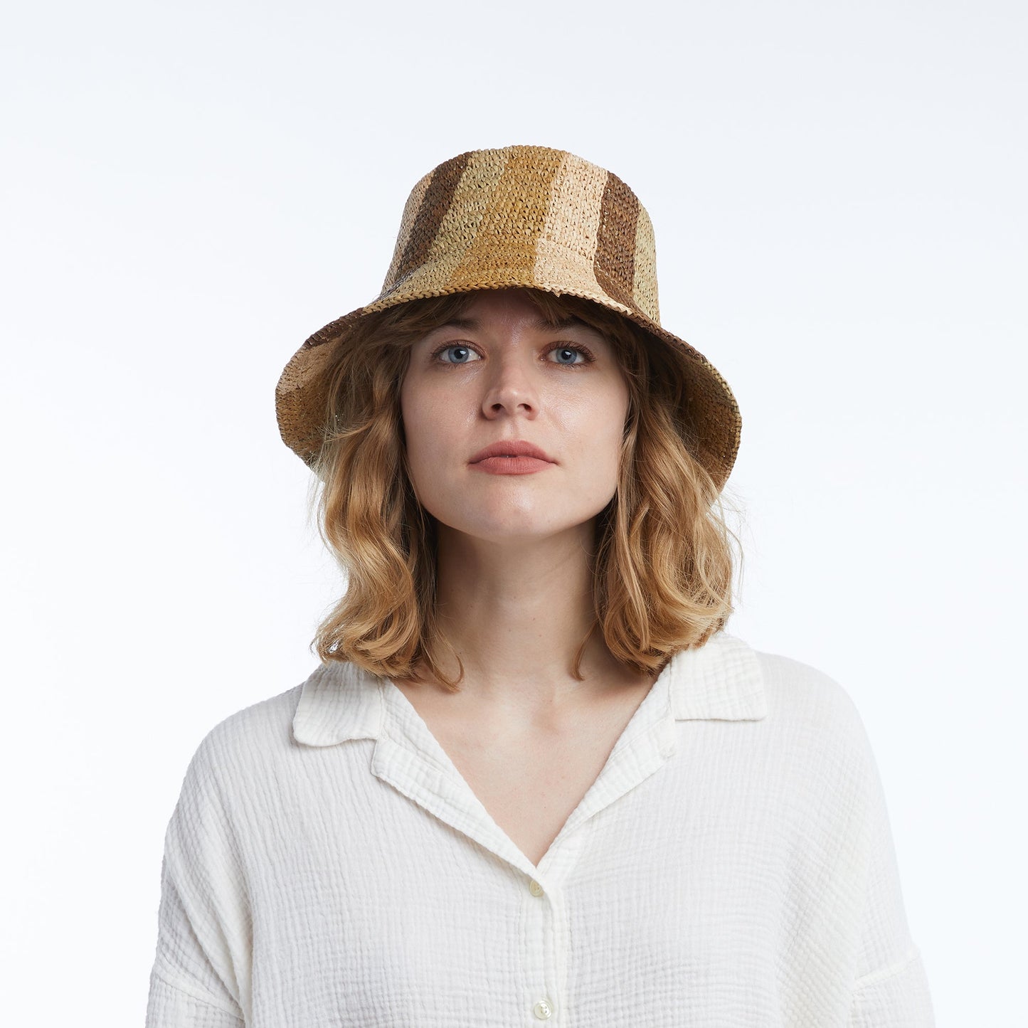 Bailey Raffia Bucket in Natural Camel Chocolate