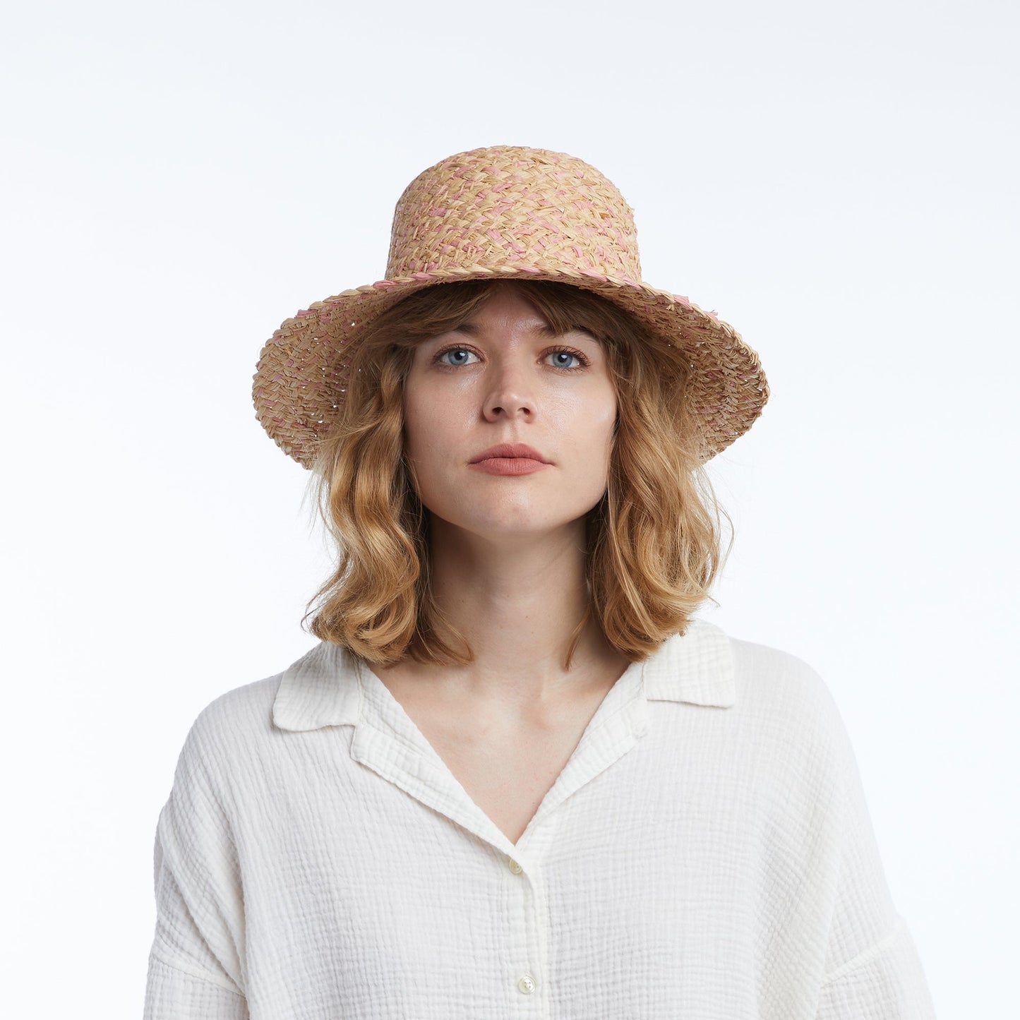 Lark Raffia Bucket in Pink