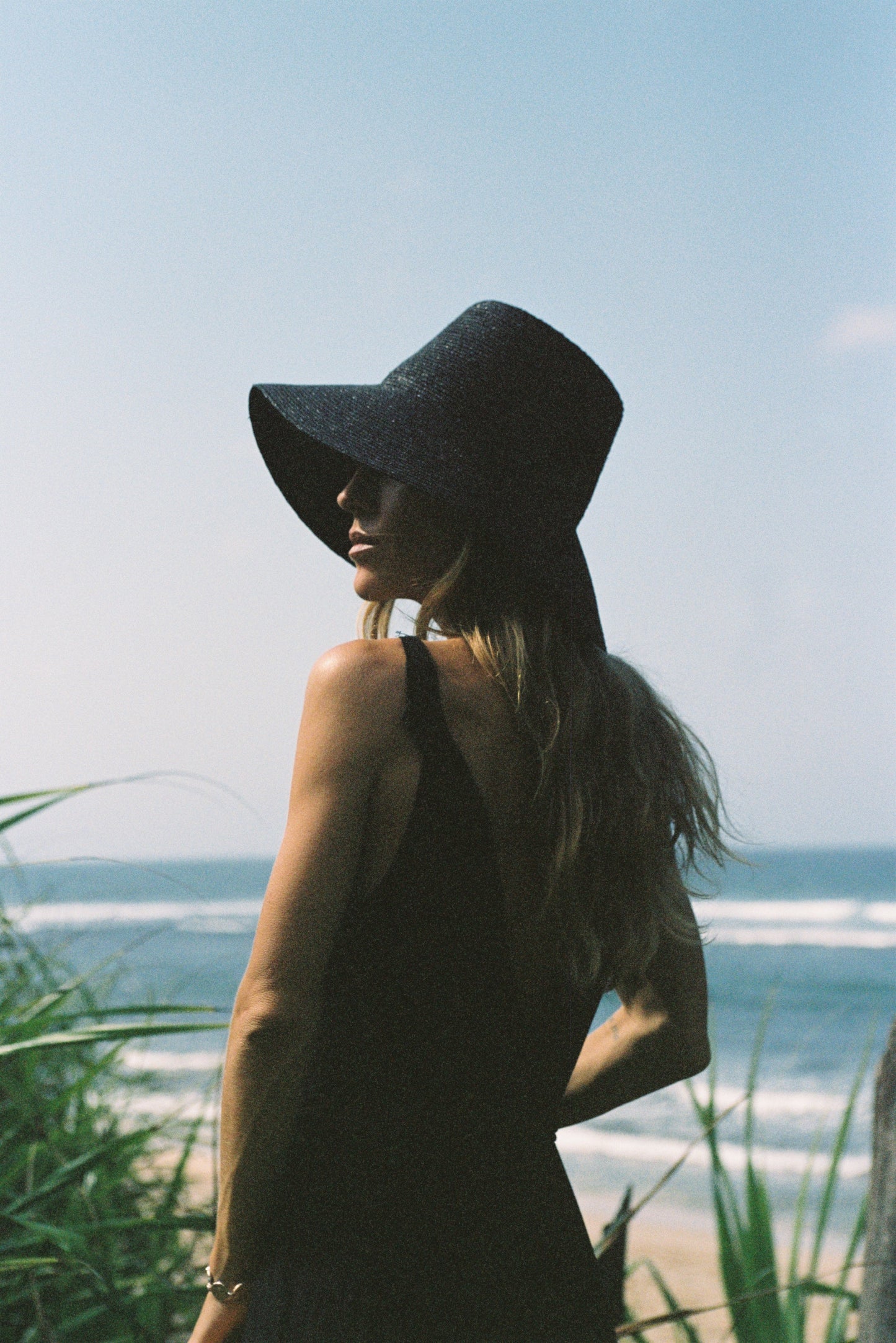Darcy Wheat Straw in Black