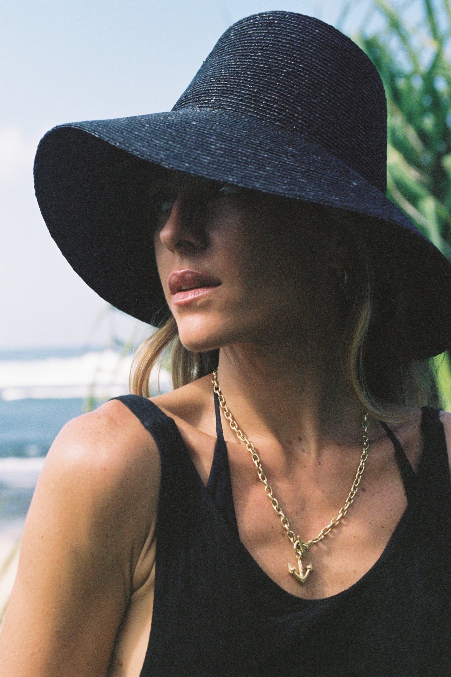 Darcy Wheat Straw in Black