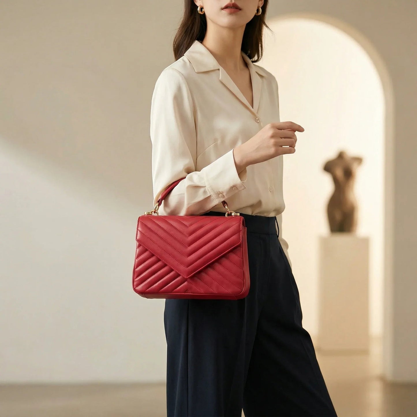 Soft Lambskin Quilted Crossbody Bag for Women – Elegant Flap Shoulder Purse
