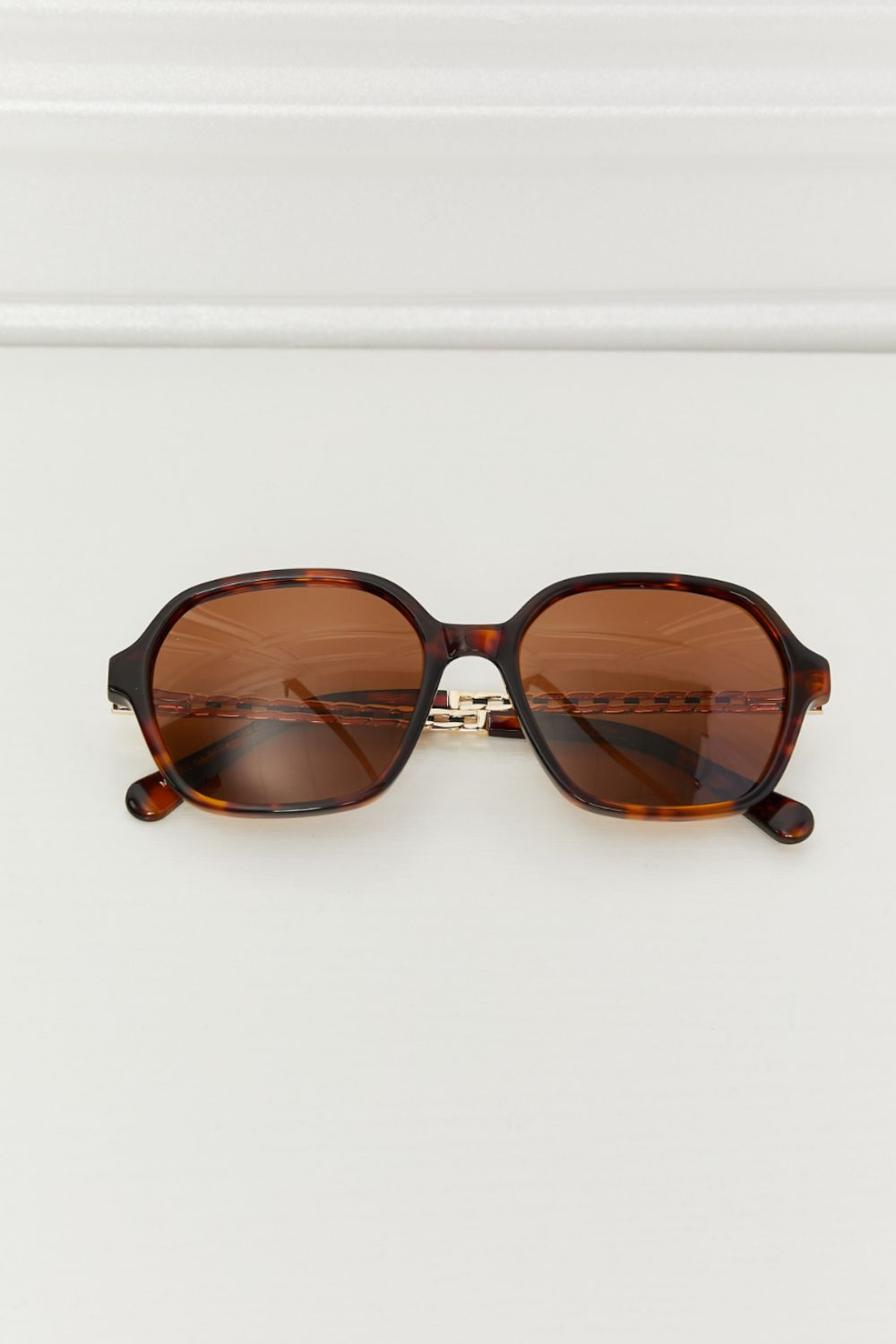 TAC Polarization Lens Full Rim Sunglasses / UV400 protection /  trendy square shape / durable acetate